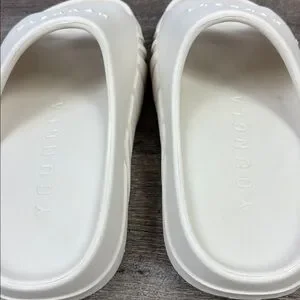  Cloud 9 Slides – Off-White – Men’s 7 – Women’s 9 New in Box YoungLA | Shoes | Youngla Cloud 9 Slides Offwhite Mens 7  main image 2